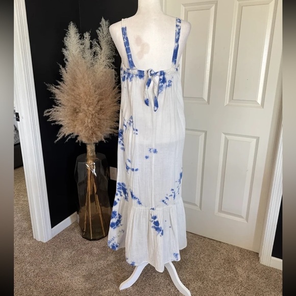 Velvet by Graham & Spencer Blue & White Tie-Dye Maxi Dress size Medium - Picture 6 of 12